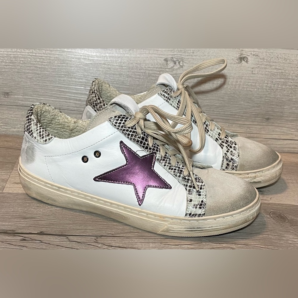 L’idea by Lori~Purple Metallic Star~sneakers EU39/US 8.5~Distressed~Org $150